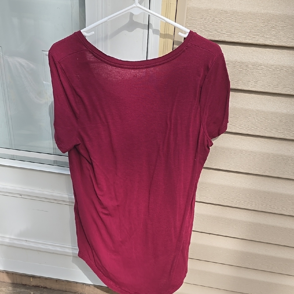 Women's V-Neck Burgundy Top - Picture 4 of 4